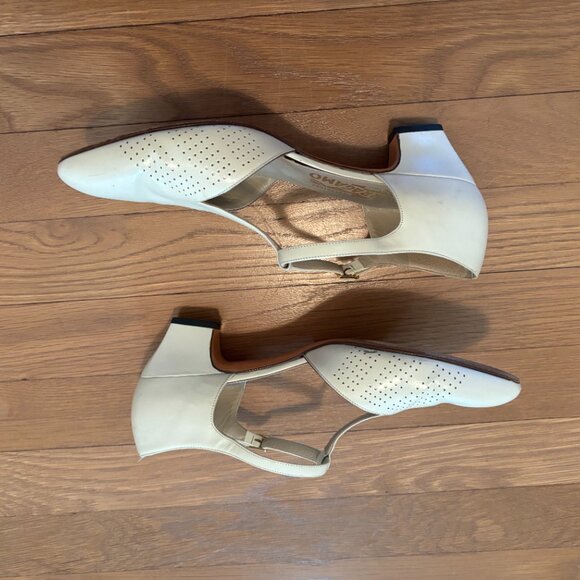 Vintage Ferragamo T-Strap Heels. - Picture 3 of 5